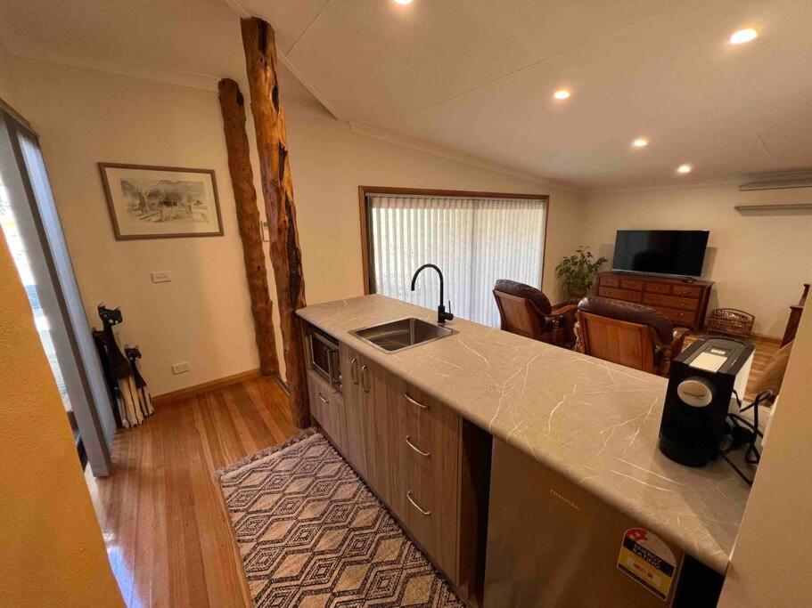 Amaroo with a view set on a 50 Acre Hobby Farm - Property Image 3