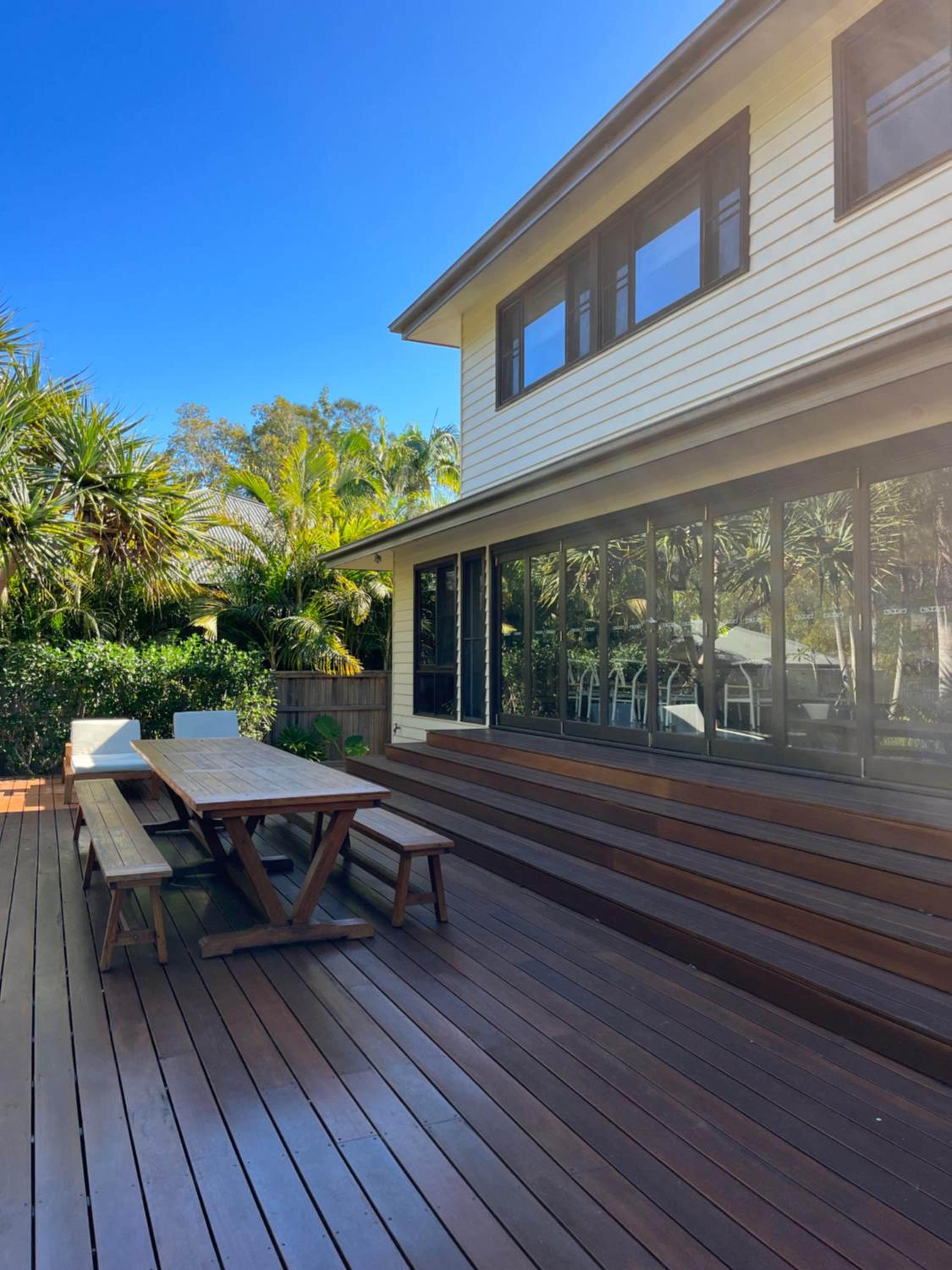 Away Guesthouse- Away on Shirley Lane