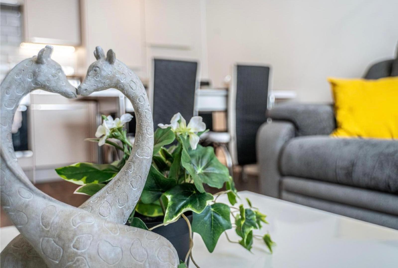 Contemporary 2 bedroom Apartment - Birmingham City Centre - Digbeth Bullring view 2