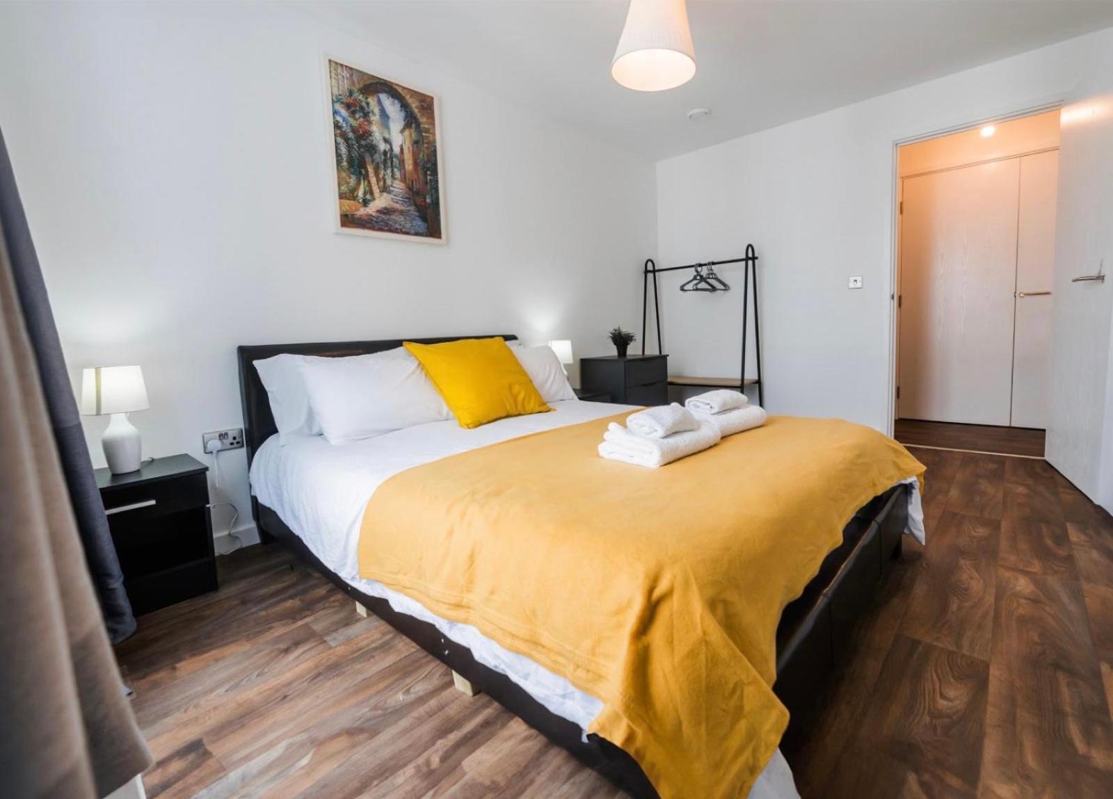 Contemporary 2 bedroom Apartment - Birmingham City Centre - Digbeth Bullring view 5