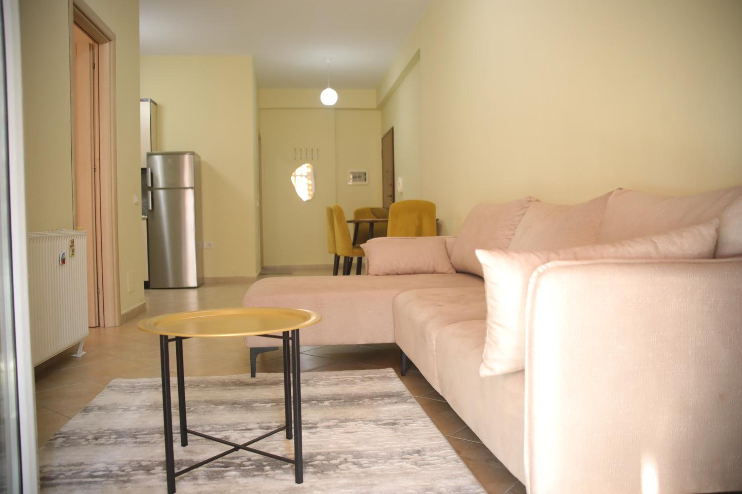 Pleasant apartment with free dedicated parking in Komuna e Parisit