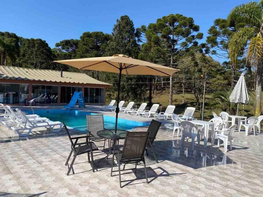 CHÁCARA C/ PISCINA, SALÃO DE FESTA E CHURRASQUEIRA