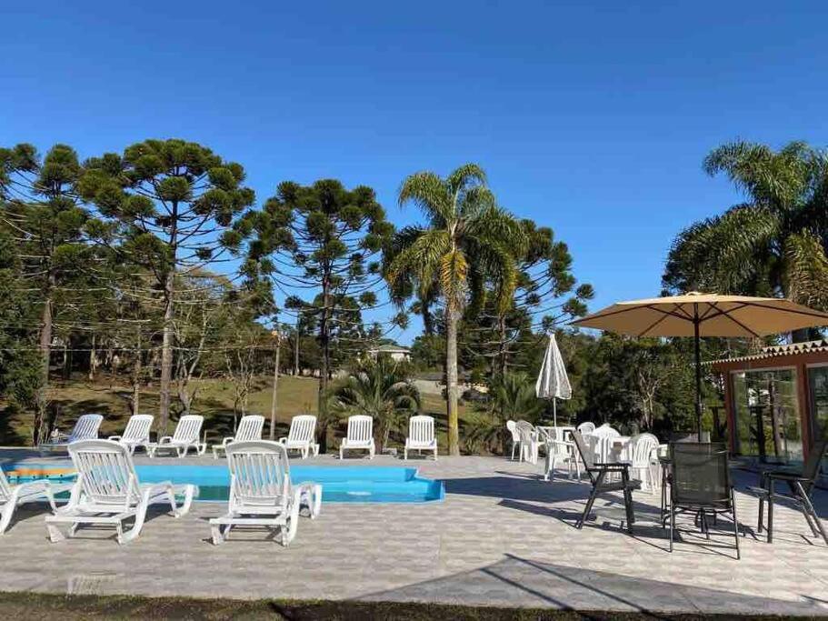 CHÁCARA C/ PISCINA, SALÃO DE FESTA E CHURRASQUEIRA