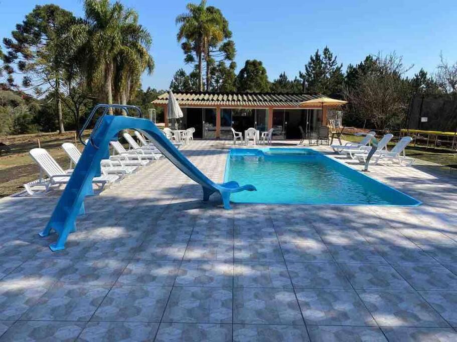 CHÁCARA C/ PISCINA, SALÃO DE FESTA E CHURRASQUEIRA