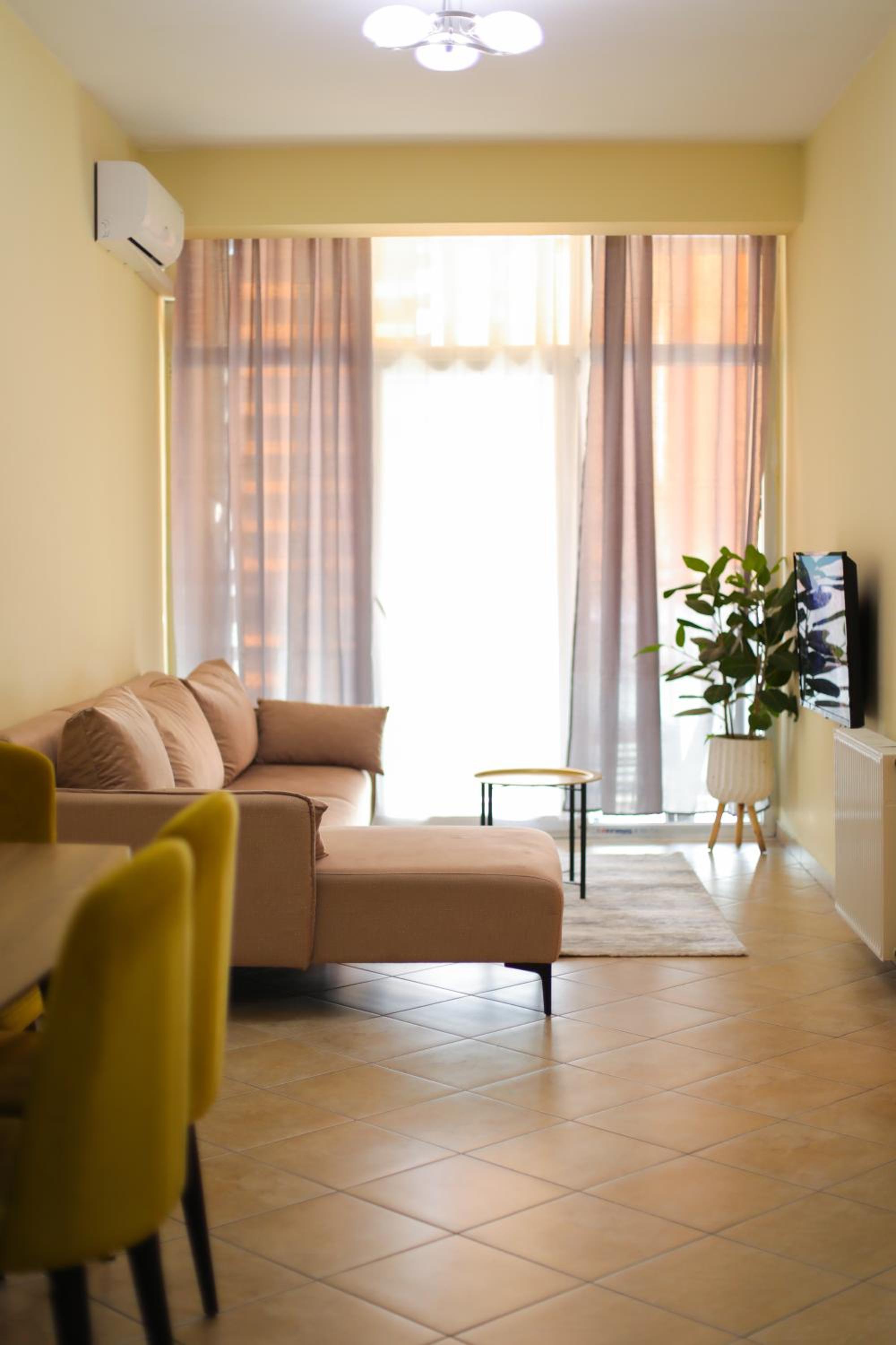 Pleasant apartment with free dedicated parking in Komuna e Parisit