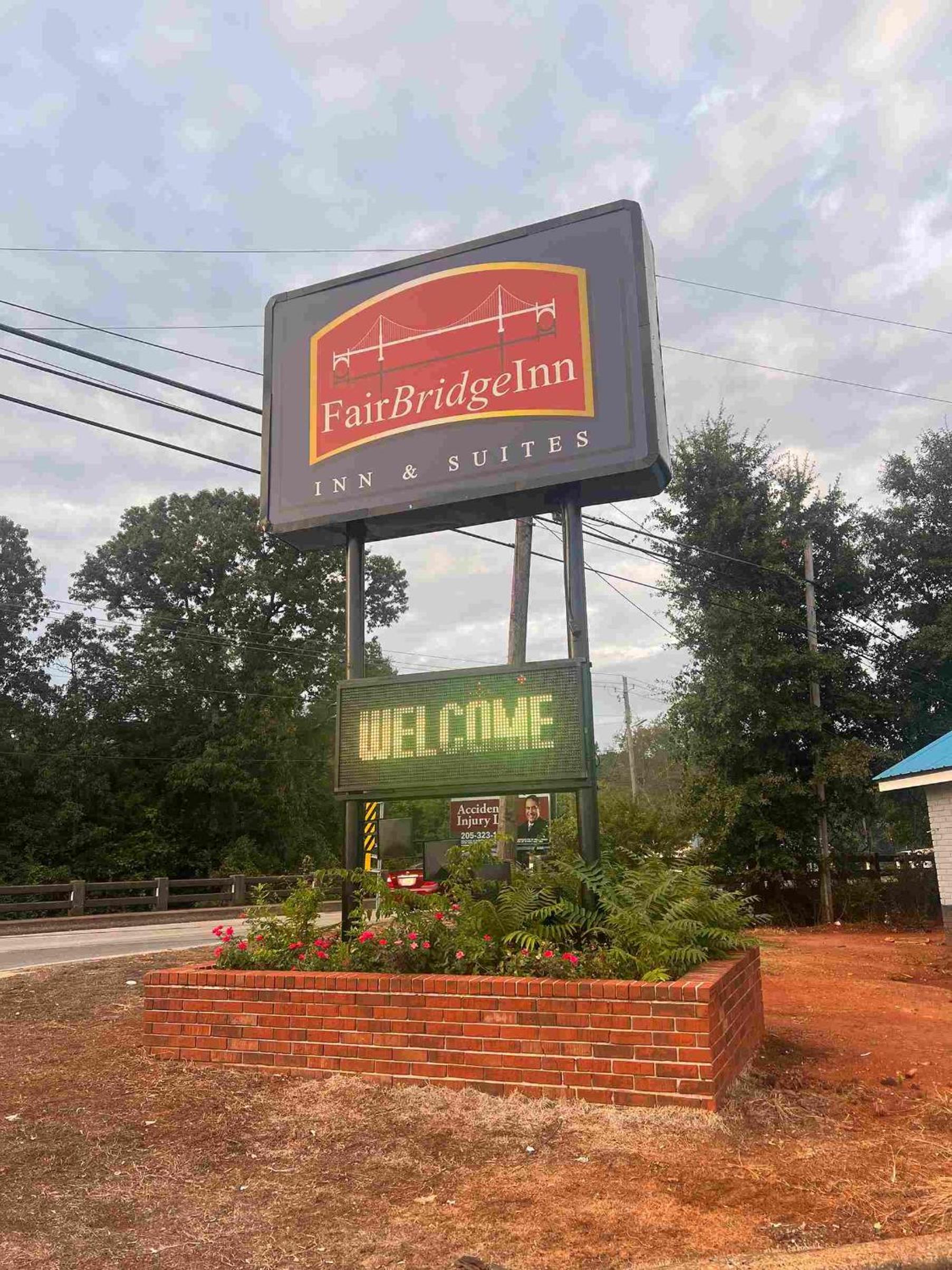 Oxford Vacations - Fairbridge Inn  Suites - Property Image 1