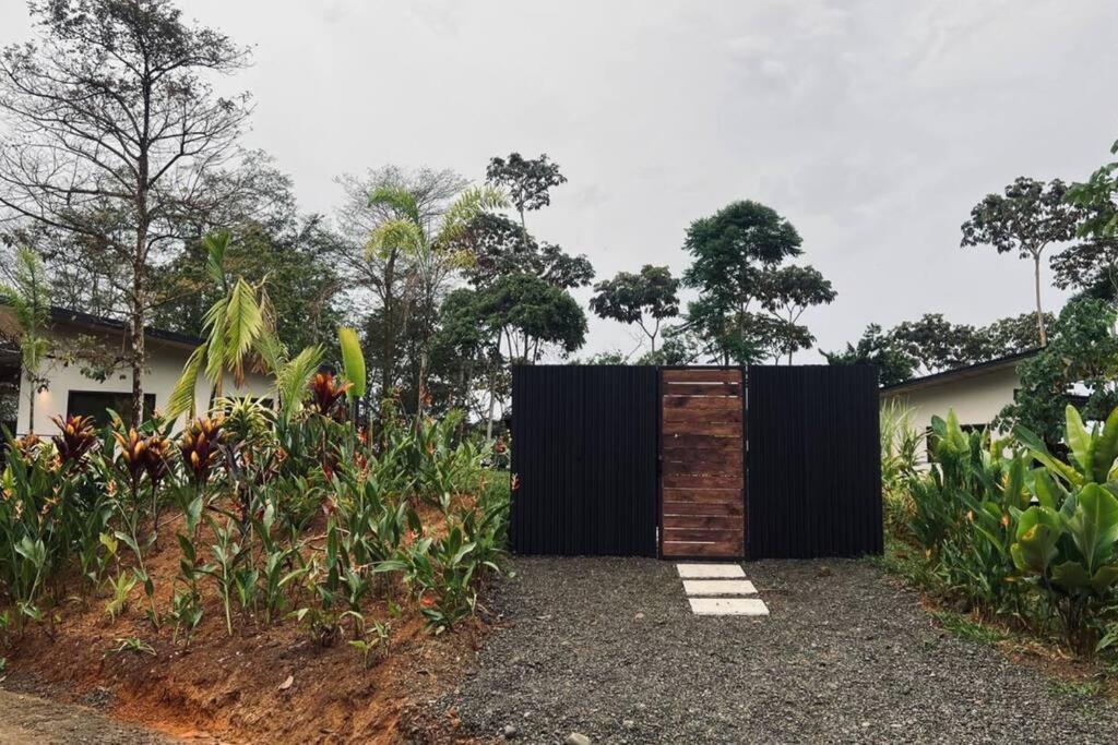 Sharma Costa Rica- Mimosa Casita