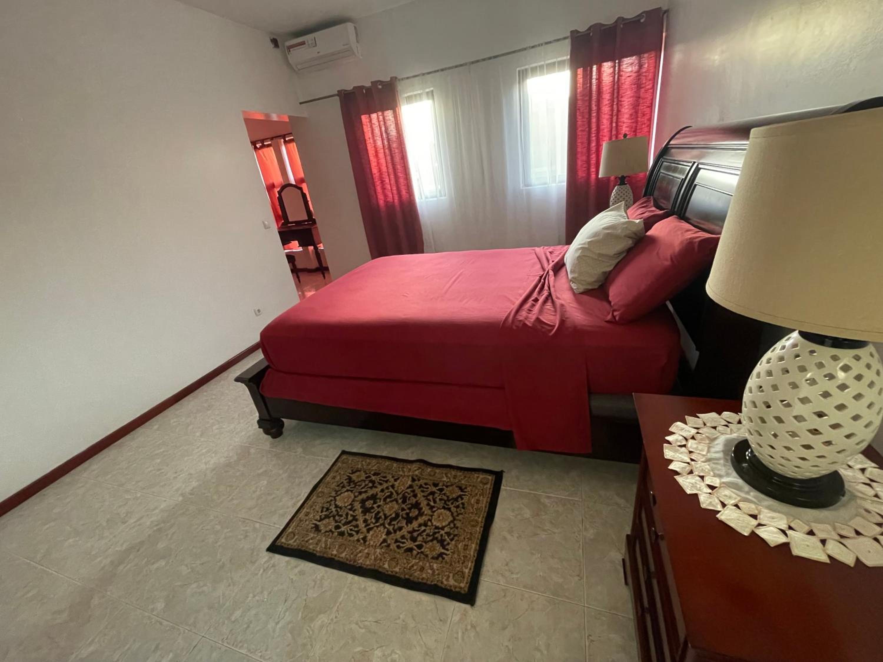 Isa House - Private Rooms in a Shared Duplex