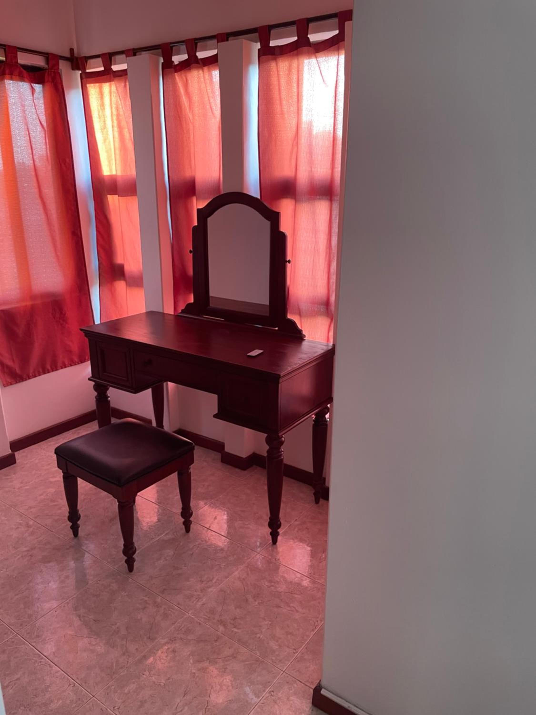 Isa House - Private Rooms in a Shared Duplex