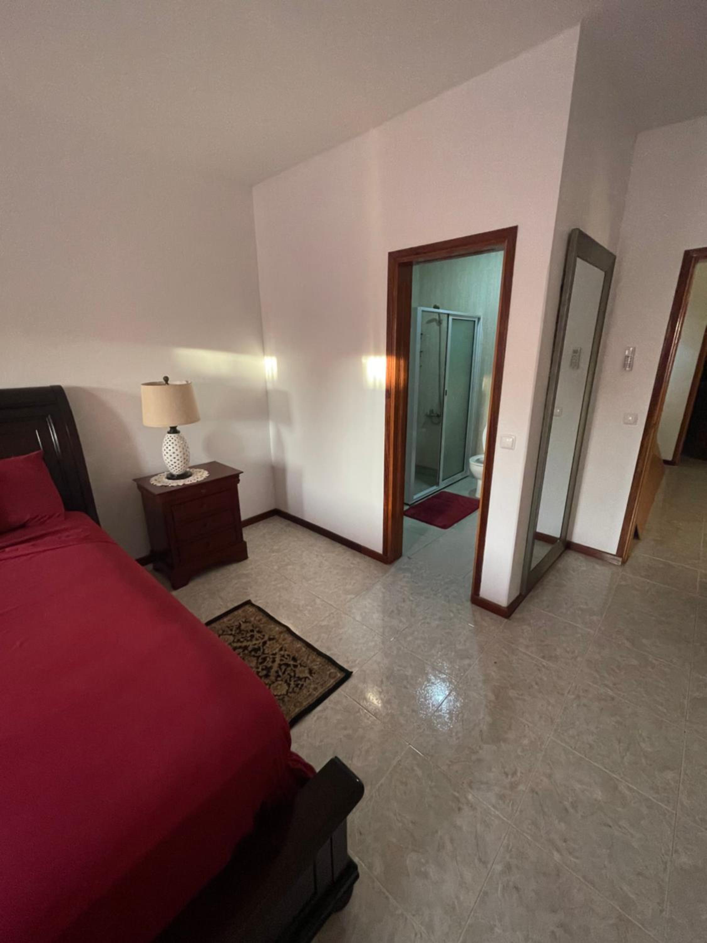 Isa House - Private Rooms in a Shared Duplex