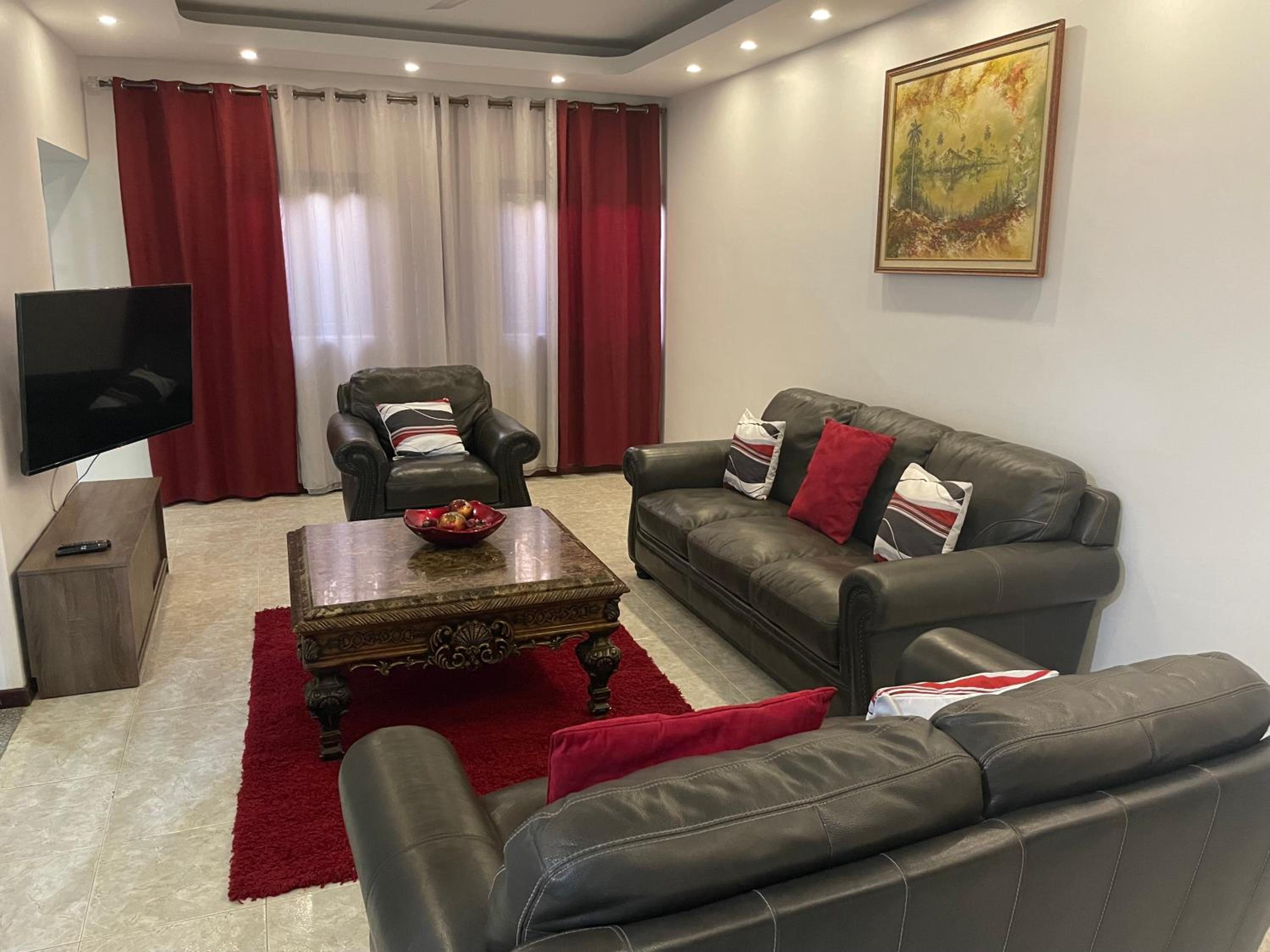 Isa House - Private Rooms in a Shared Duplex