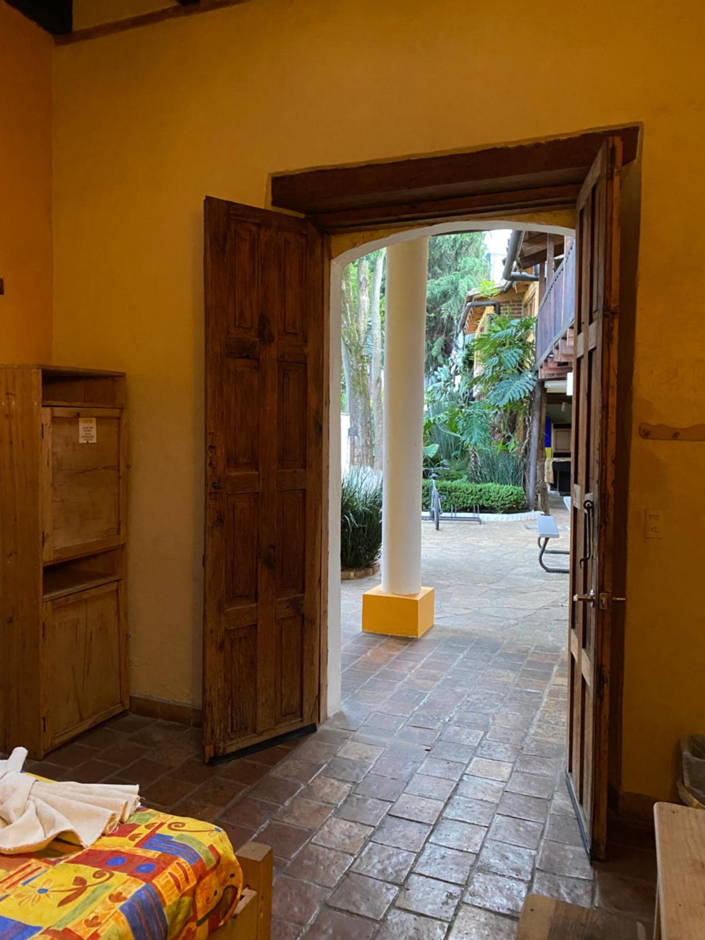 Rossco Hostel & Hotel
