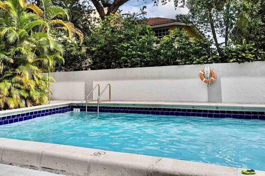 Lovely 2/2 condo in Miami shores