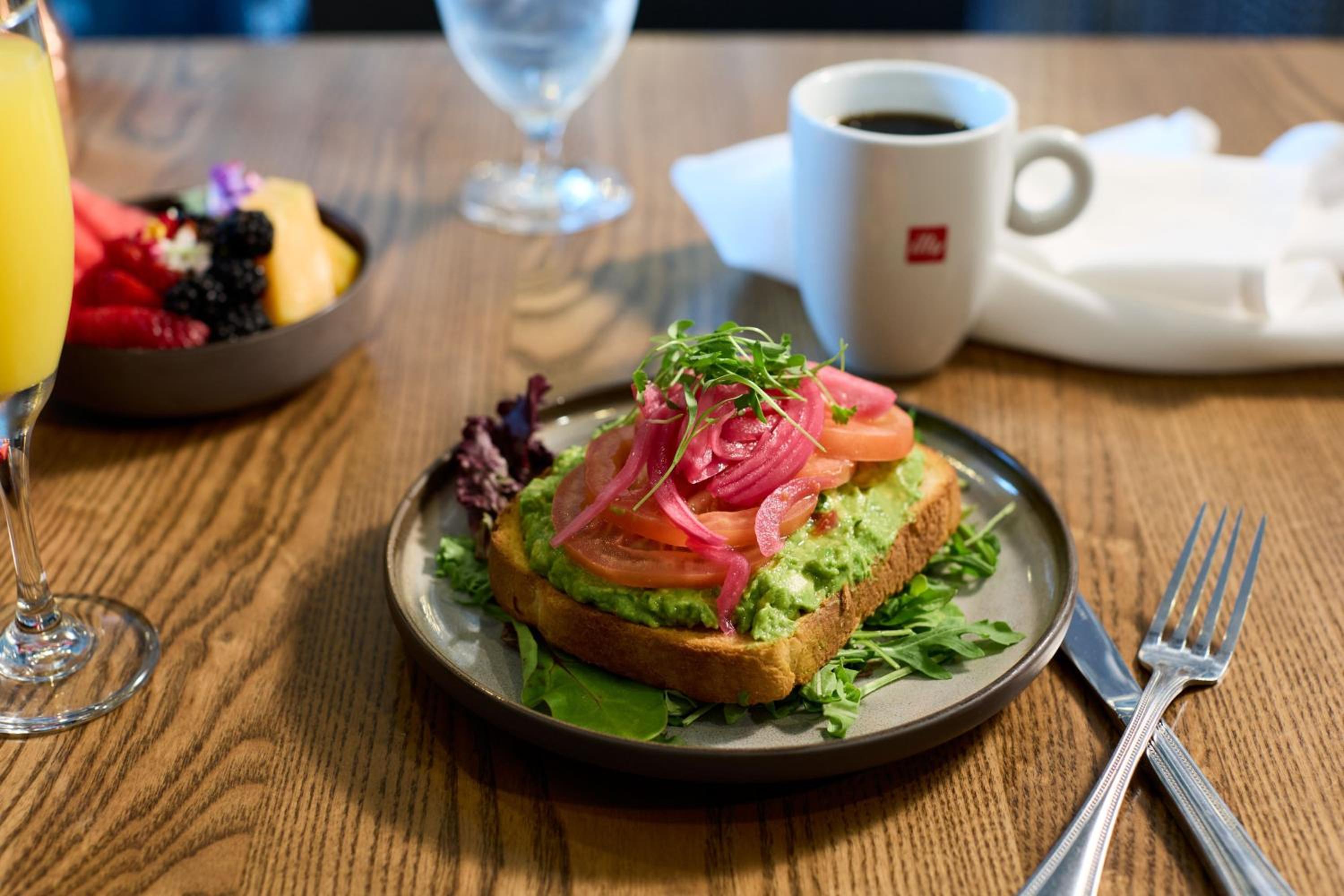 Renaissance Los Angeles Airport Hotel 3