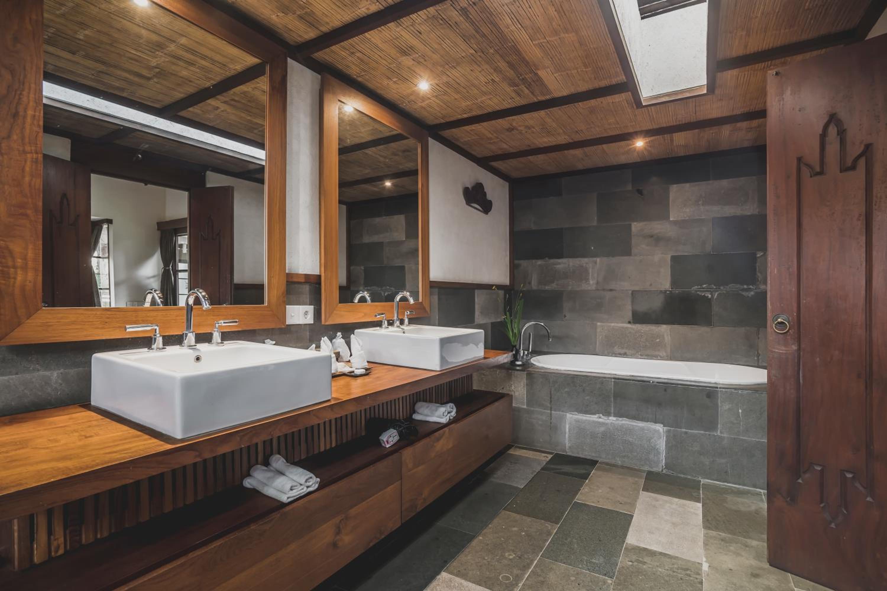 Luwak Ubud Villa & Jungle Suite