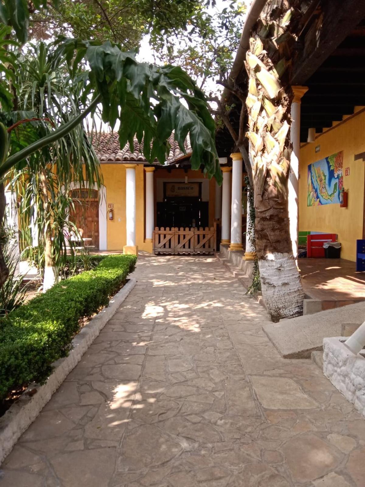 Rossco Hostel & Hotel