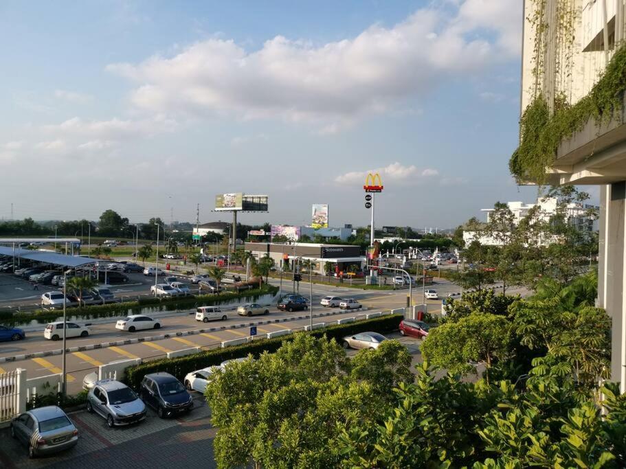 3room2carpark jb center kempas setia tropika