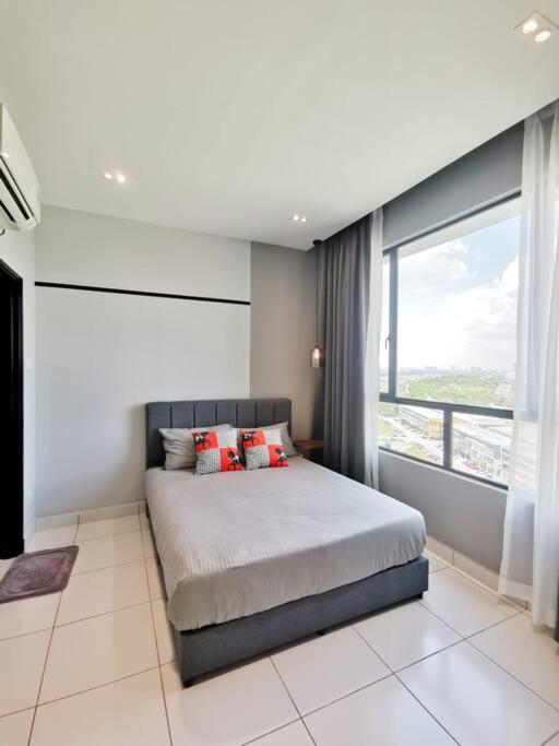 3room2carpark jb center kempas setia tropika