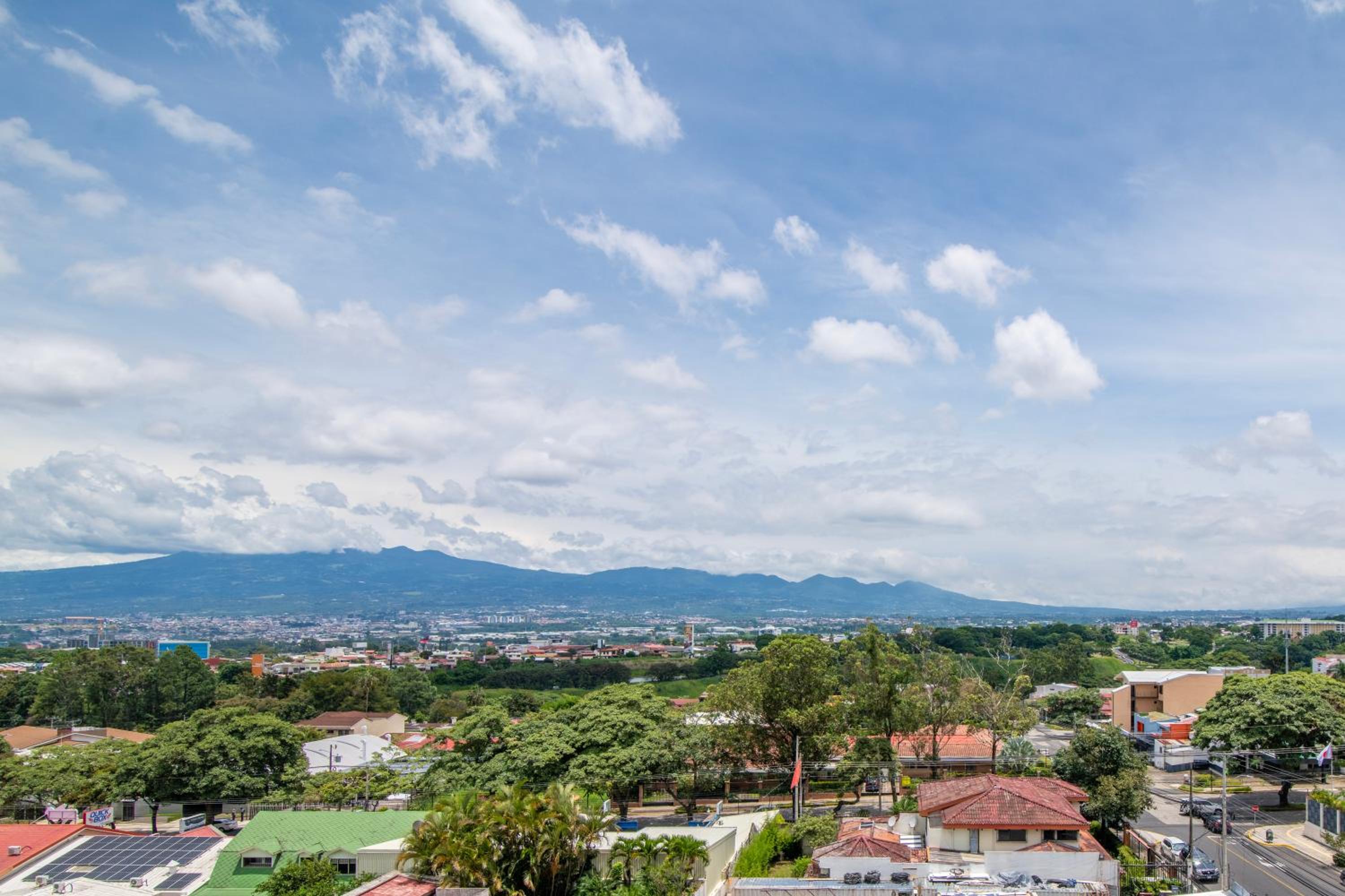 San José Chic Studio with Parking and Air Conditioning