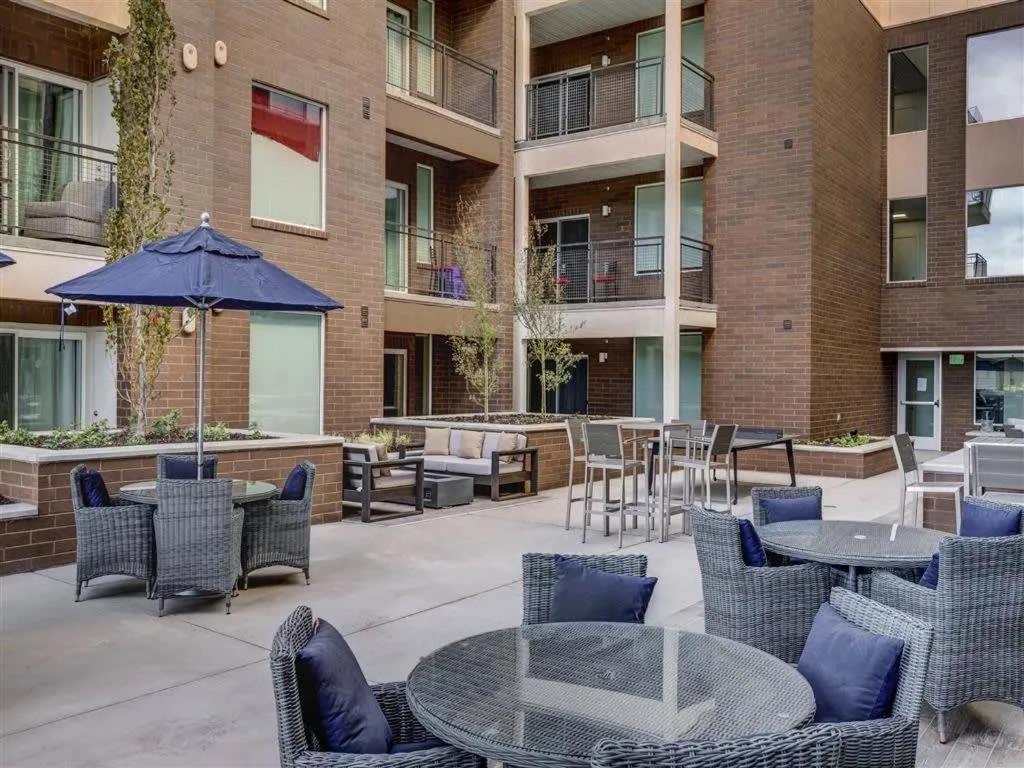 Hotel Urban Adventure Awaits Near Everything - Image 1