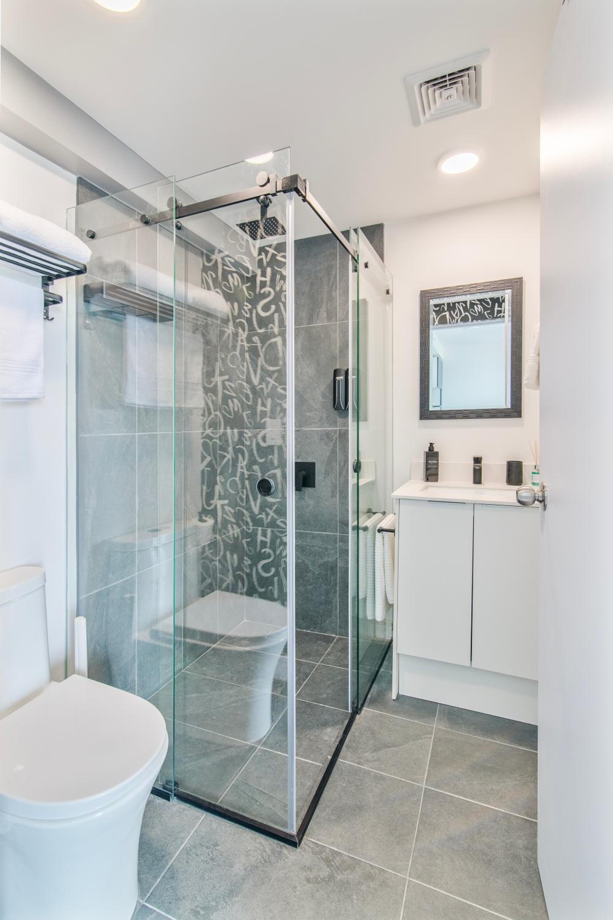 San José Chic Studio with Parking and Air Conditioning