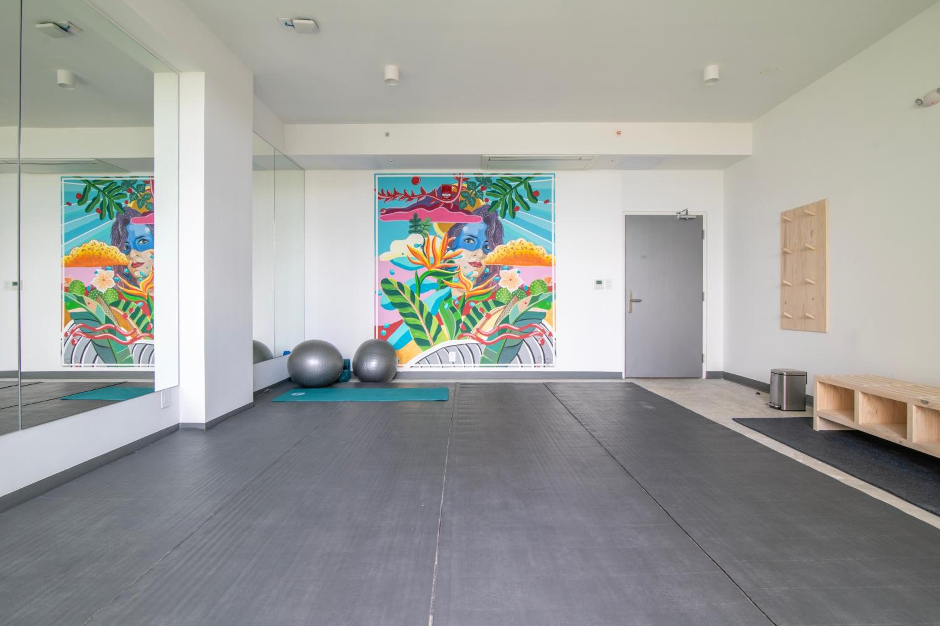 San José Chic Studio with Parking and Air Conditioning