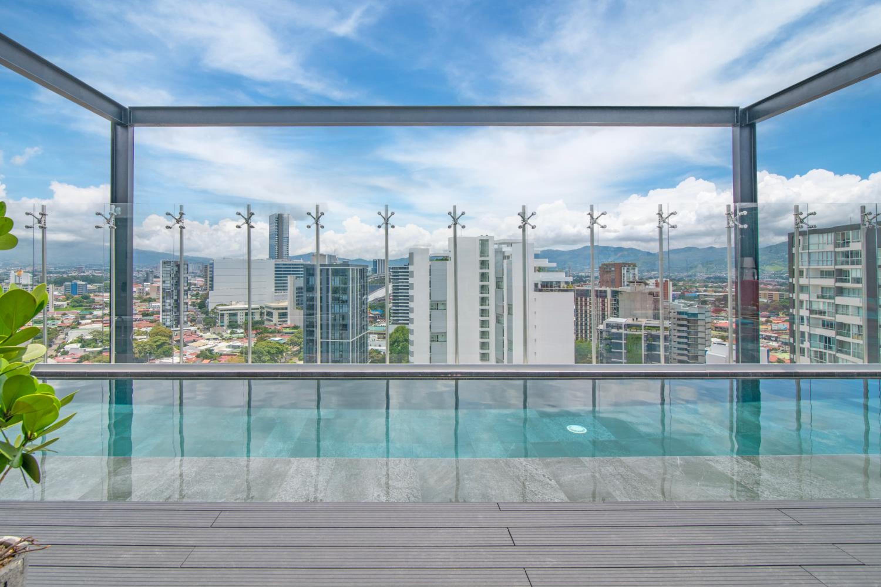 San José Chic Studio with Parking and Air Conditioning