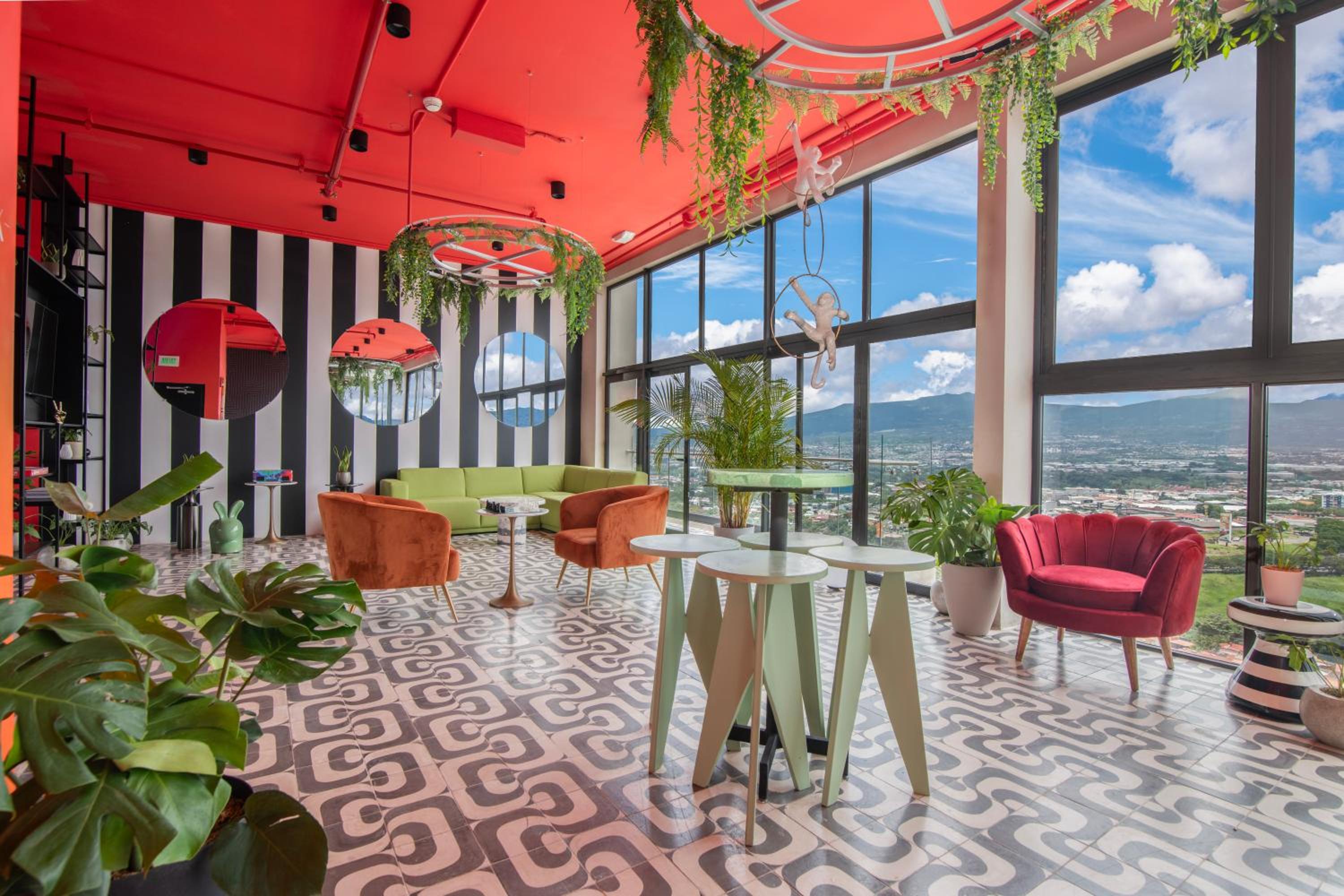 San José Chic Studio with Parking and Air Conditioning