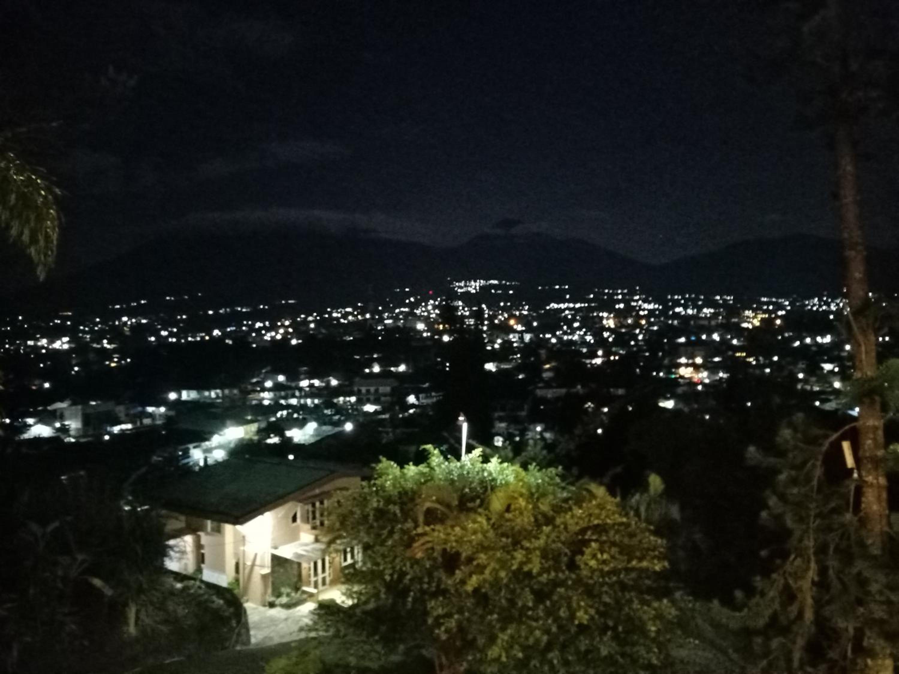 Glamping ReaVeeCafe Puncak