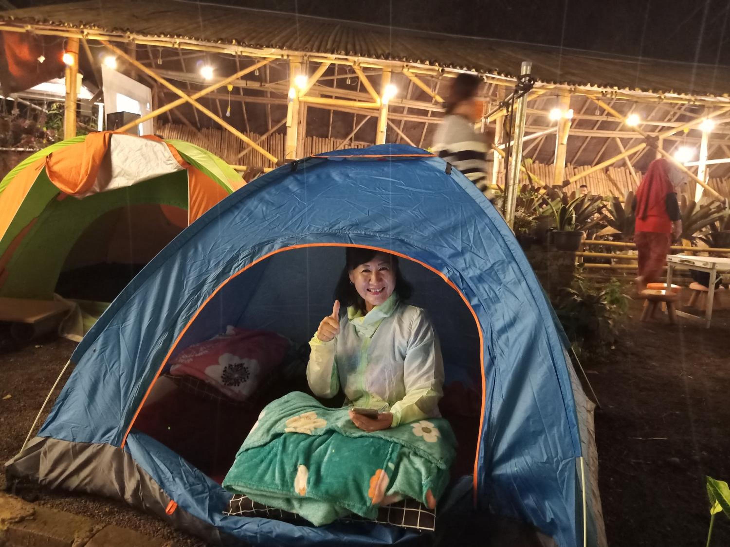 Glamping ReaVeeCafe Puncak