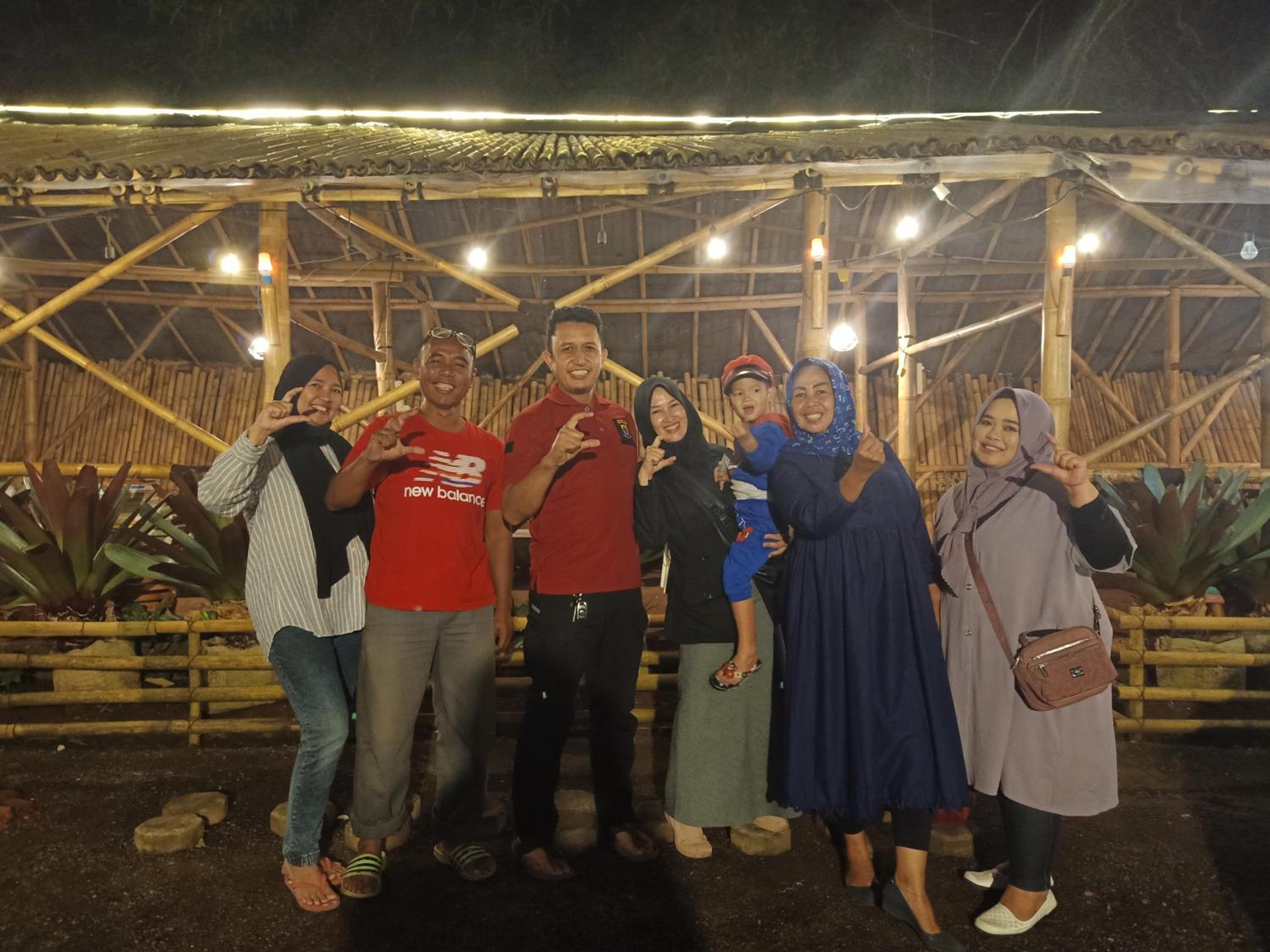 Glamping ReaVeeCafe Puncak
