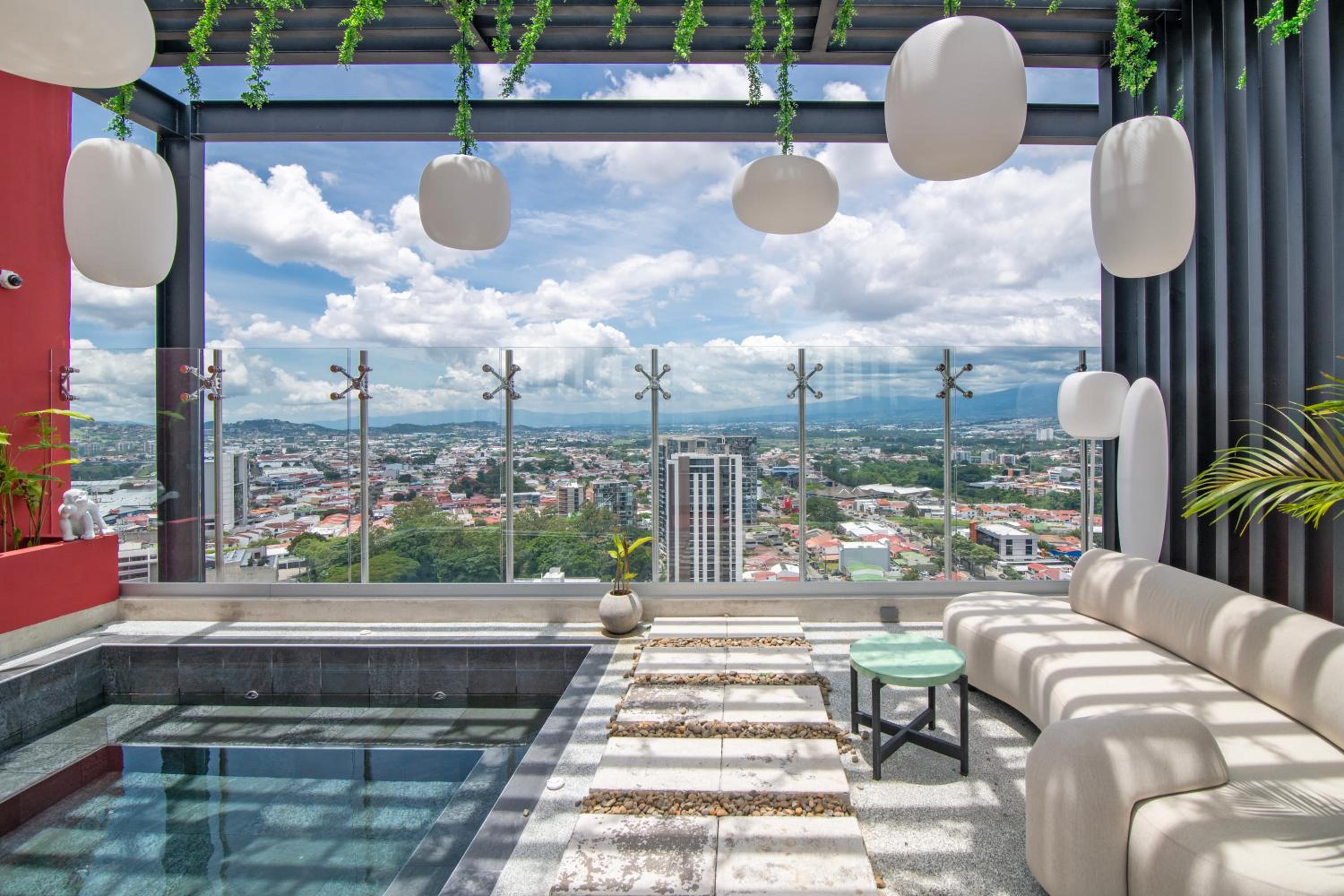 San José Chic Studio with Parking and Air Conditioning