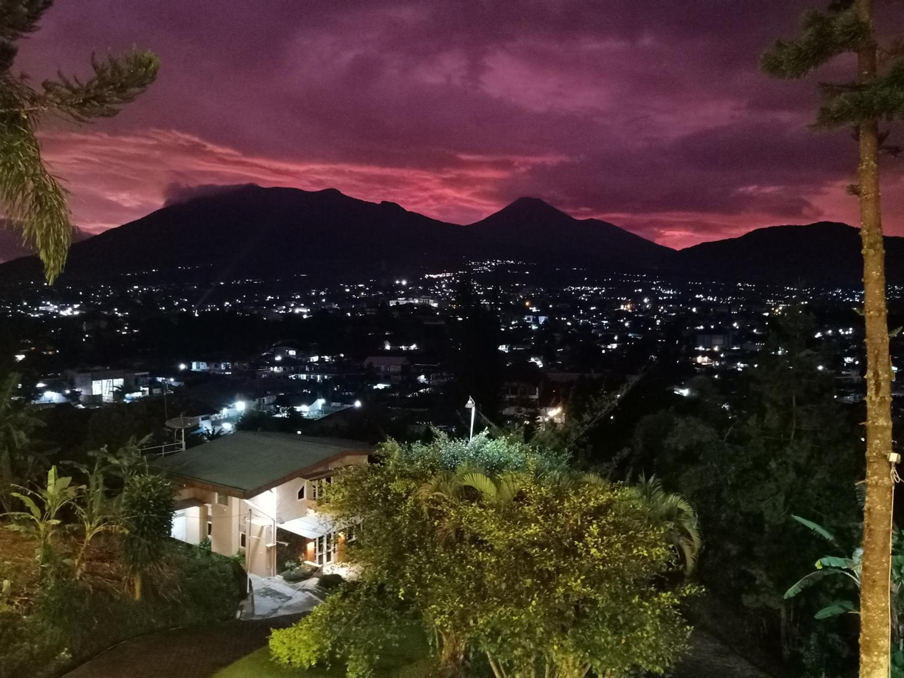 Glamping ReaVeeCafe Puncak