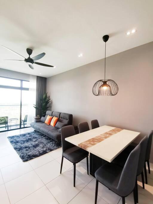 1402 setia tropika kempas 3room johorbahru center