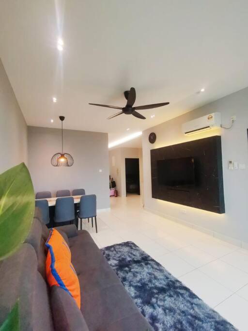 1402 setia tropika kempas 3room johorbahru center