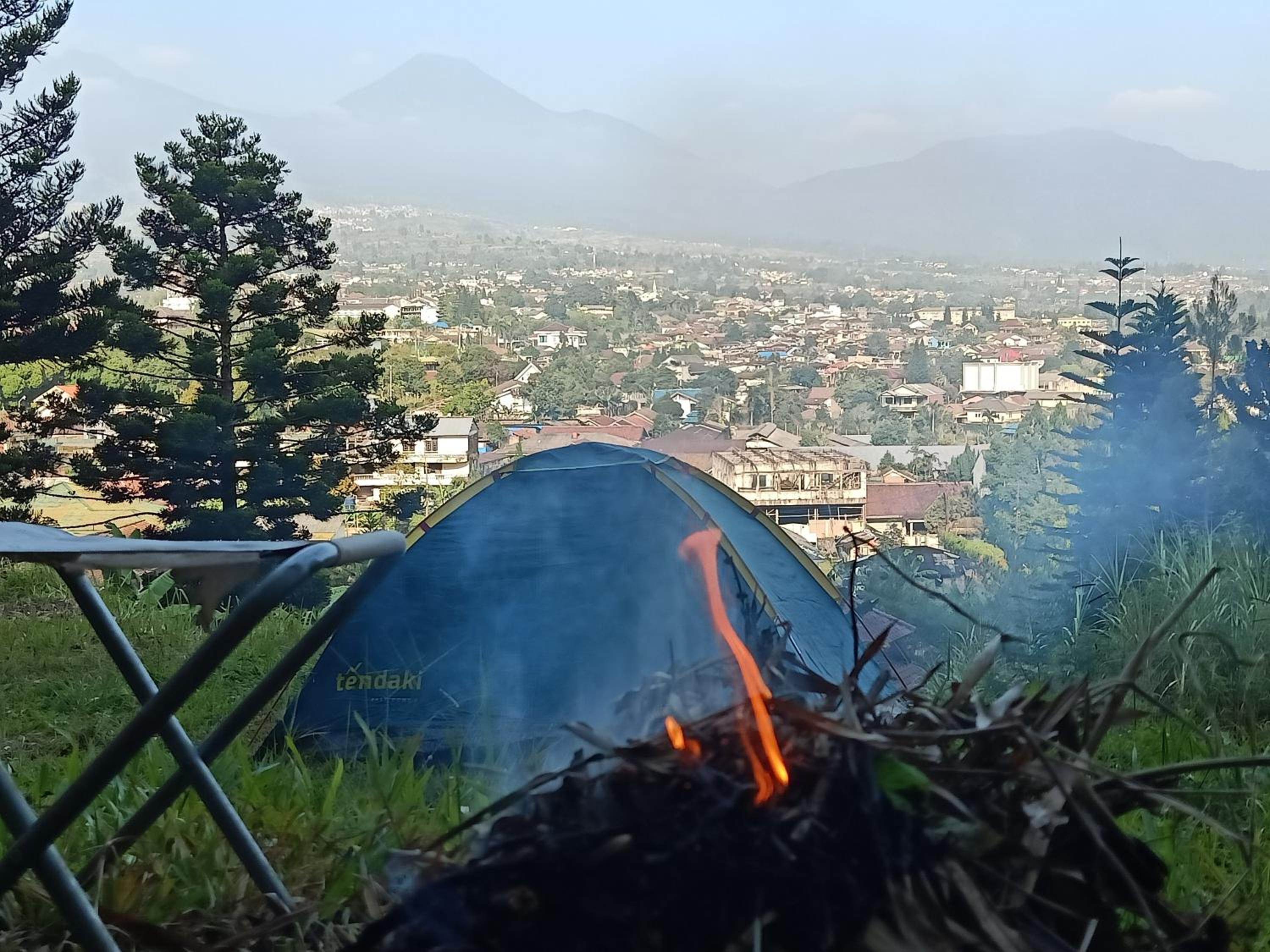 Glamping ReaVeeCafe Puncak