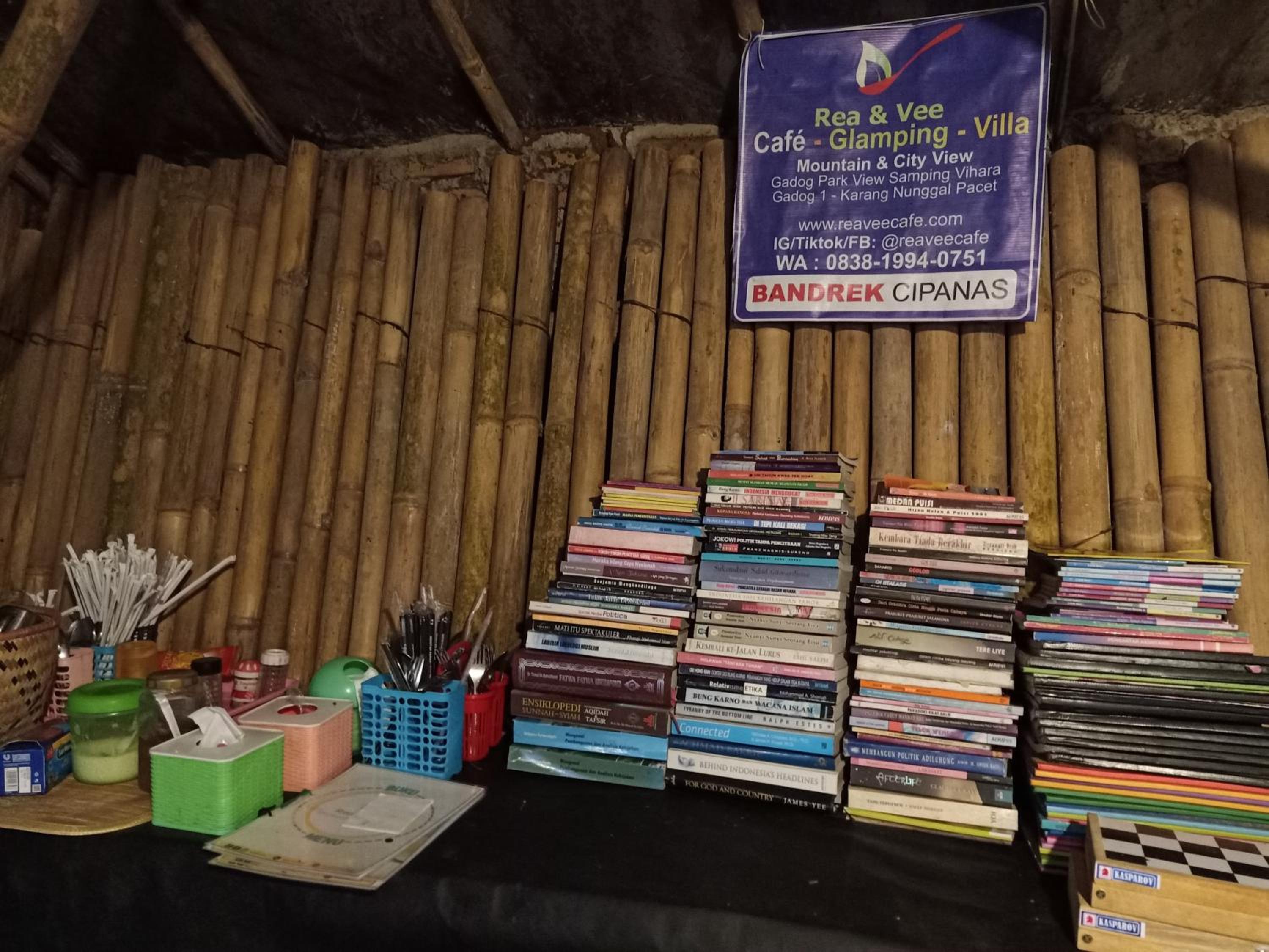 Glamping ReaVeeCafe Puncak
