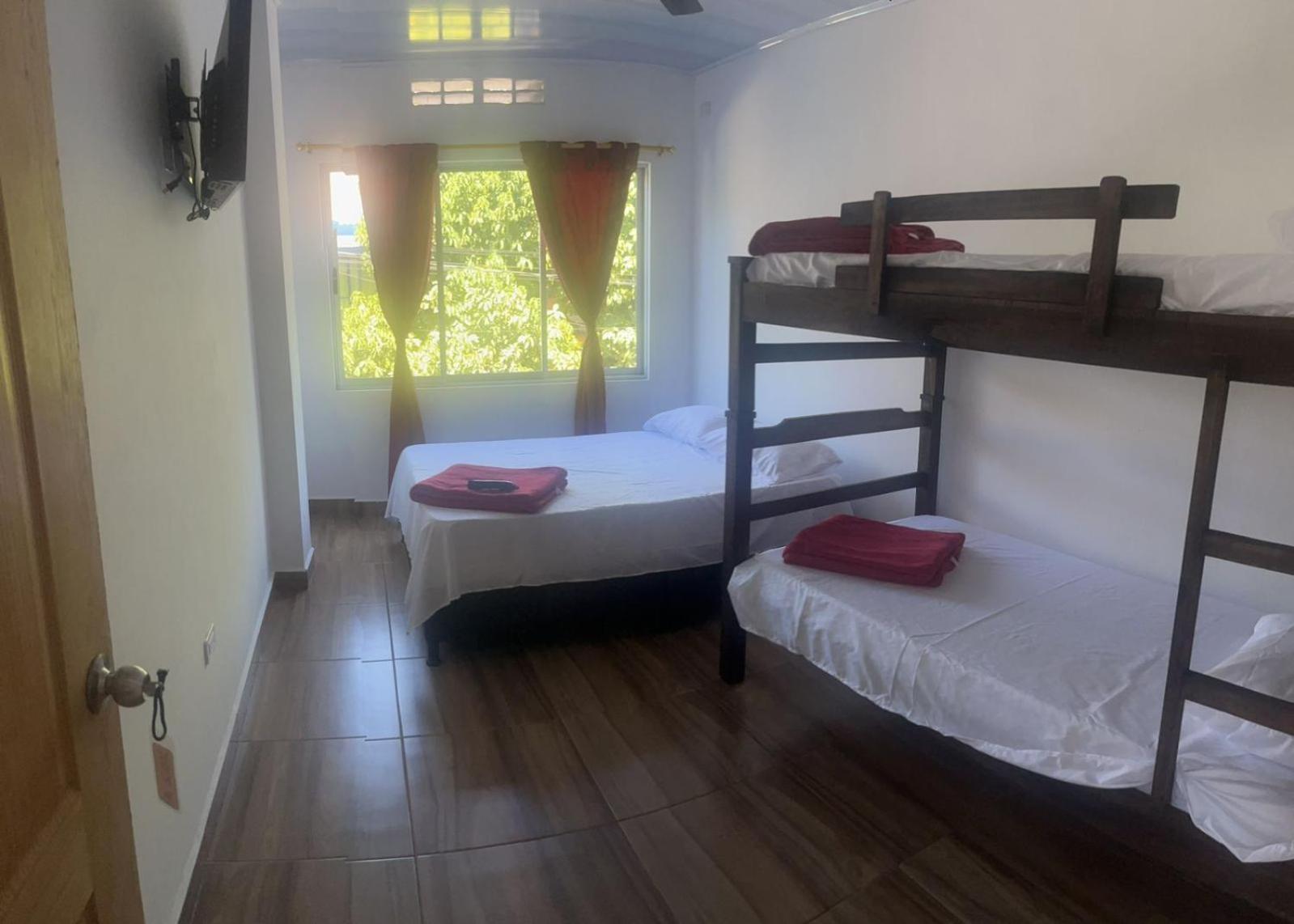 Apartamentos M & Y