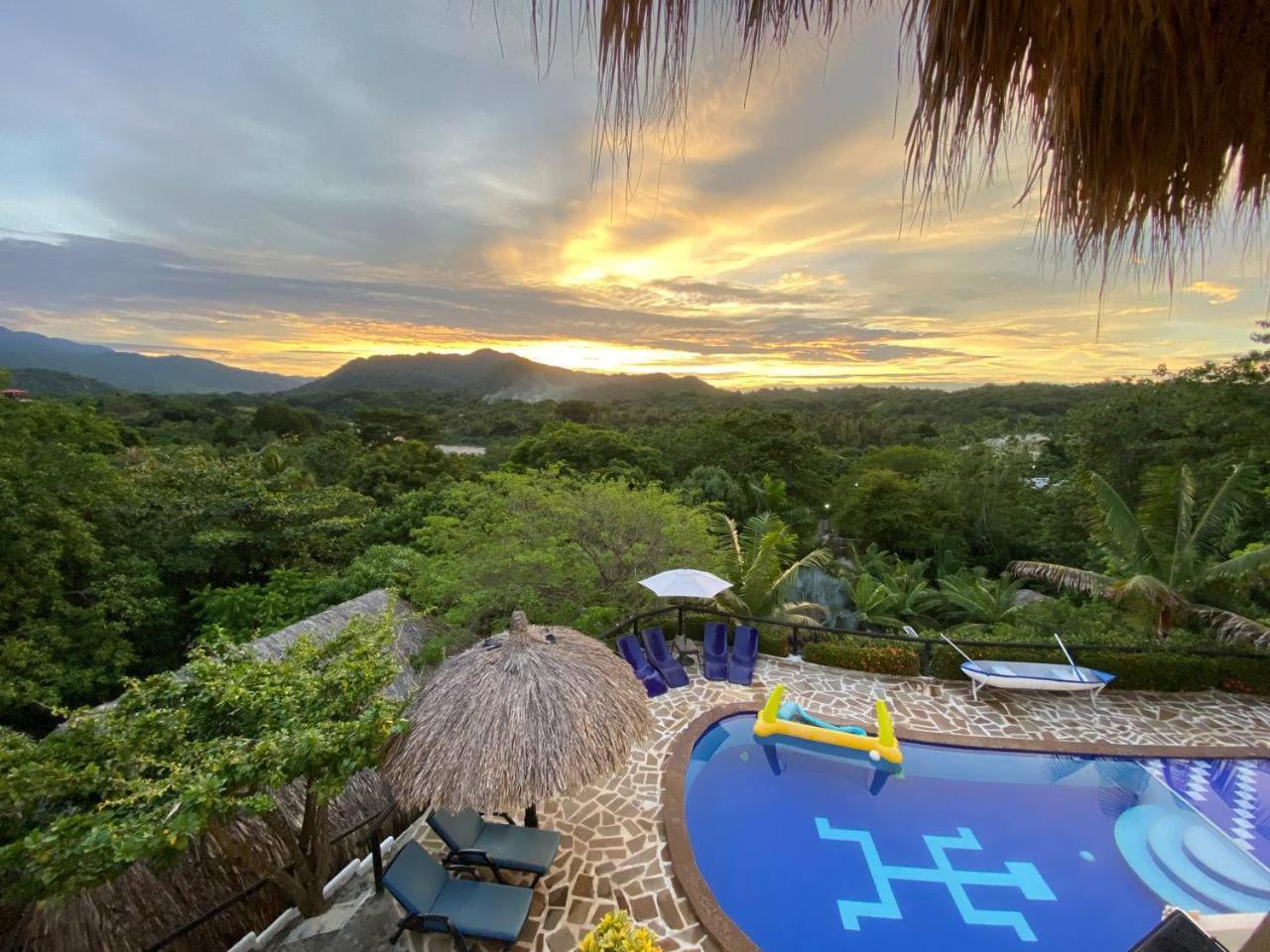 Quetzal Dorado Eco-Lodge by Mareygua