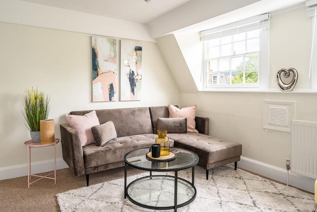 Beautiful Character 3 Bed City Centre Apartment view 2