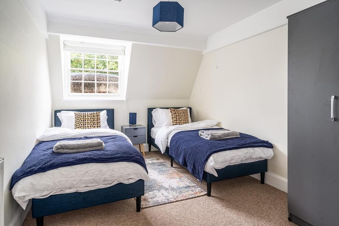Beautiful Character 3 Bed City Centre Apartment view 4