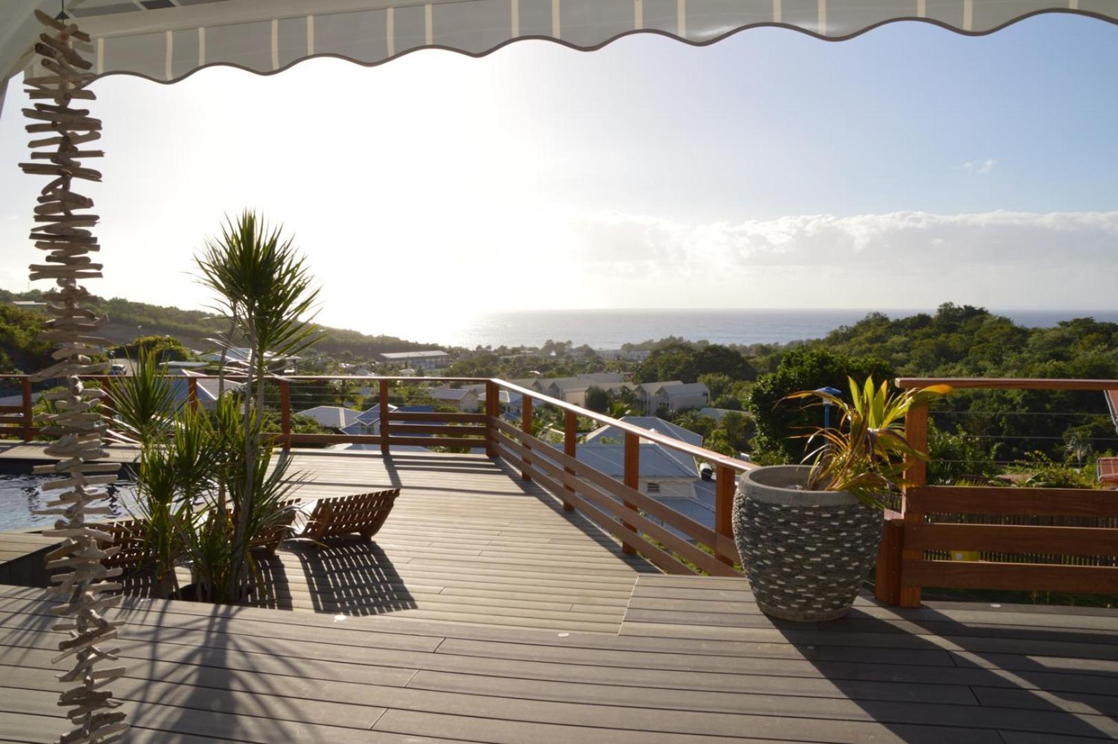 La villa Coconut vue à 180° mer rocher du Diamant