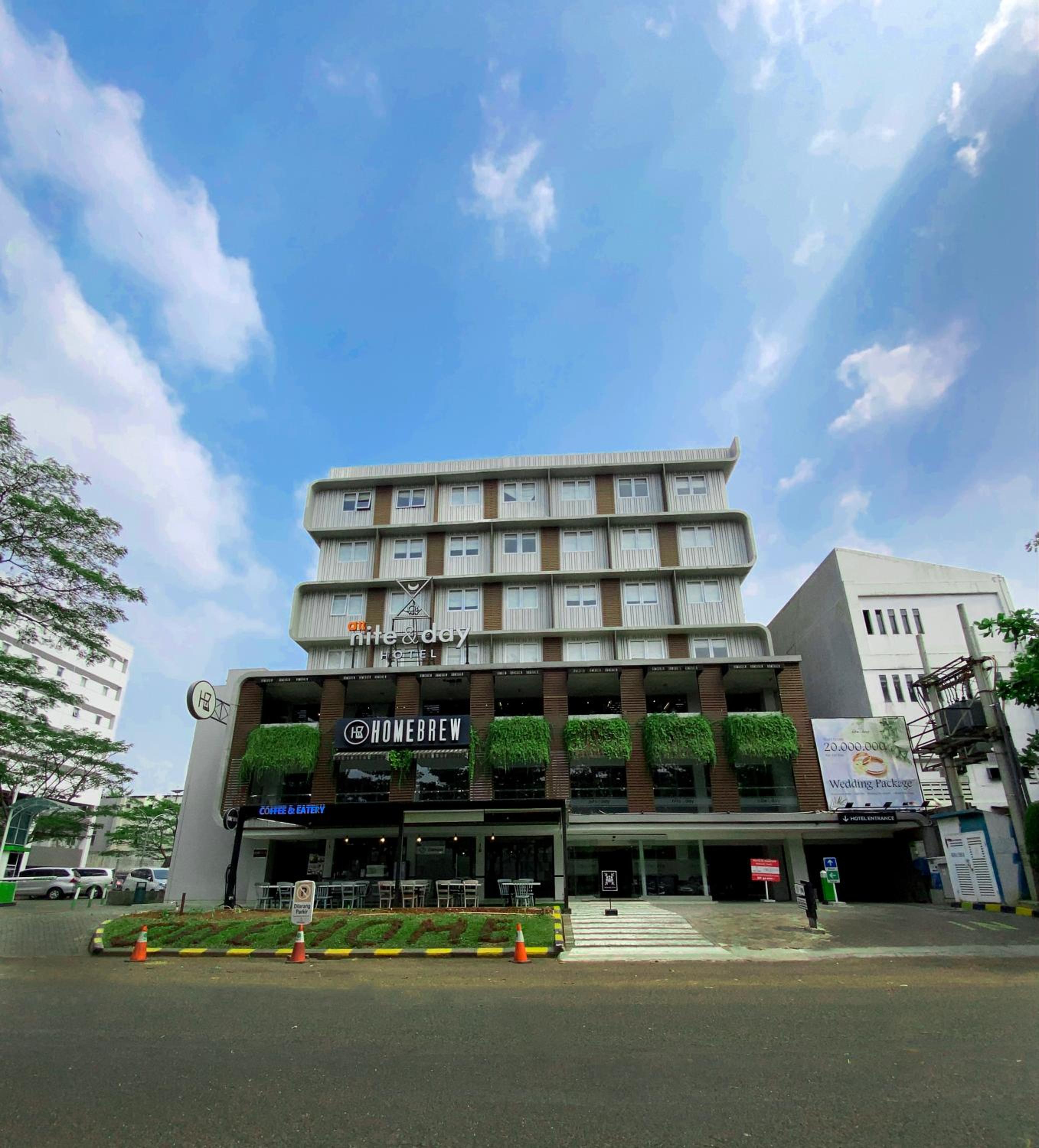 Hotel All Nite and Day Hotel Alam Sutera - Image 1