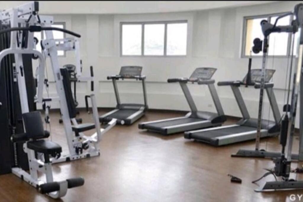 Two Bedrooms with free wifi, netflix,youtube view 5