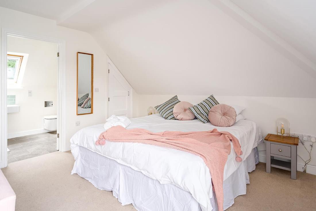 Spacious 2 Bedroom House With Stunning Views view 2