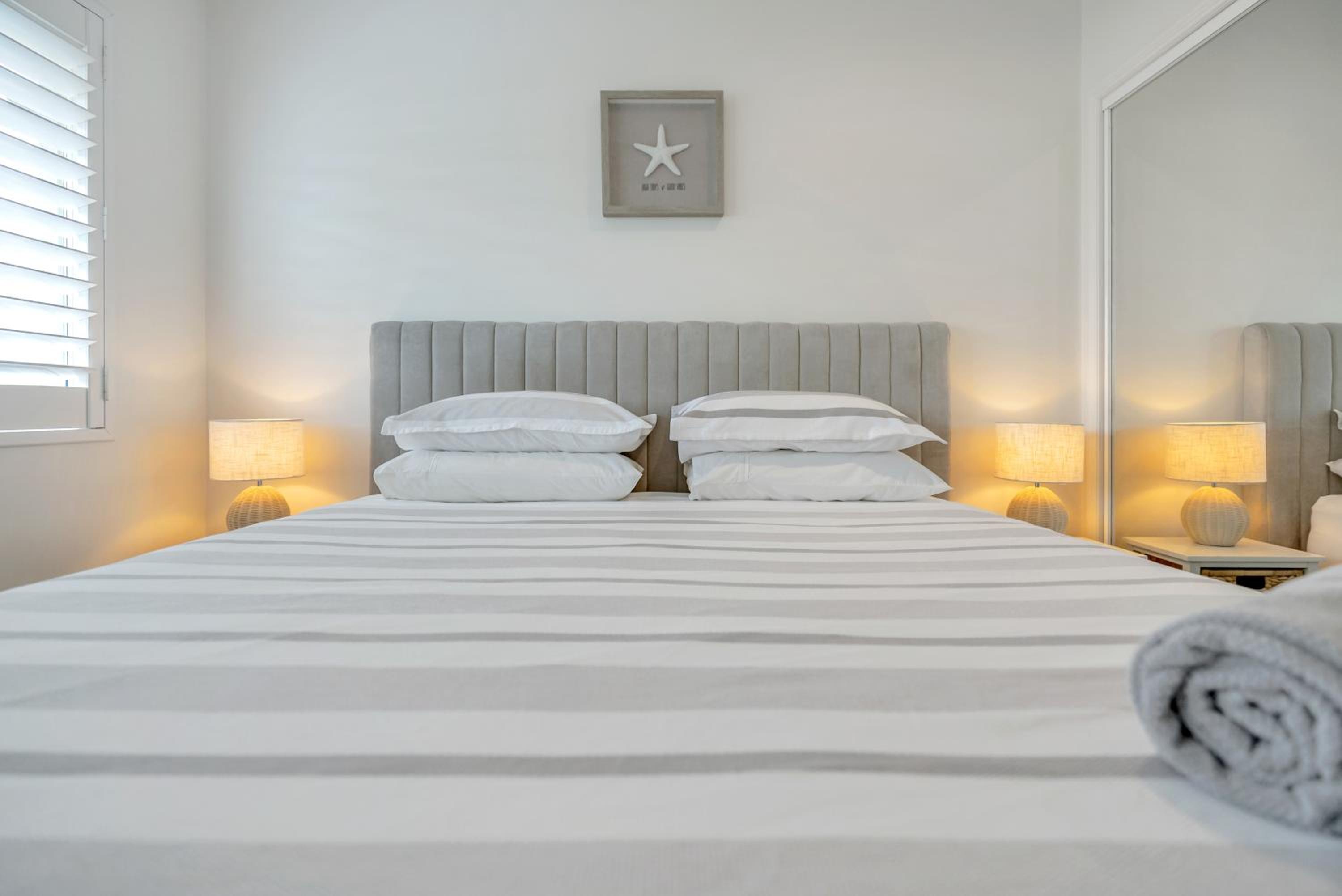 Cairns Waterfront Condo - 5 minutes from airport - Image 2