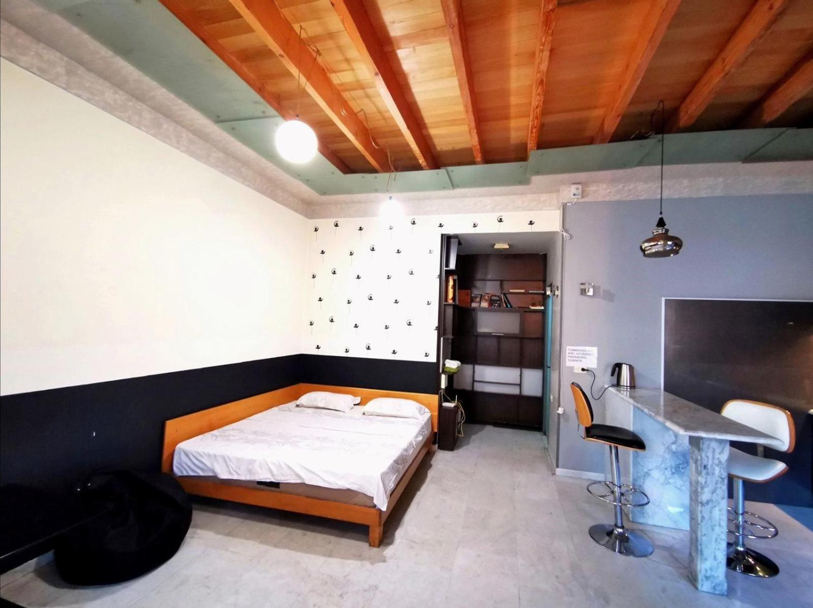 Stylish Modern Studio Apartment + Open Balcony, CITY CENTER- SUPERB LOCATION