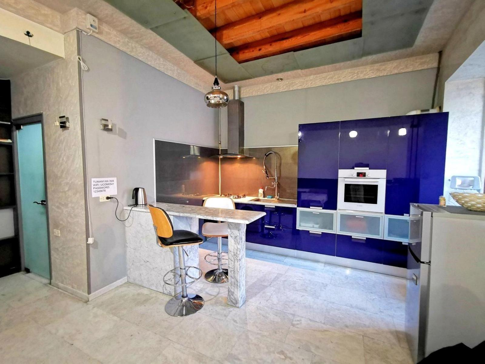 Stylish Modern Studio Apartment + Open Balcony, CITY CENTER- SUPERB LOCATION
