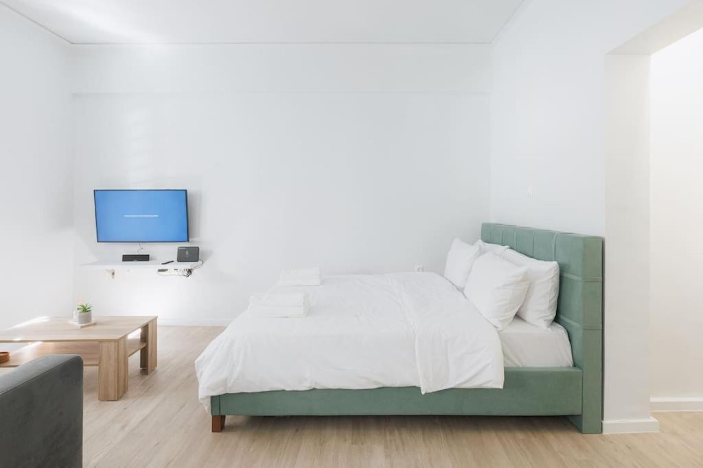 Modern ground floor getaway photo 4