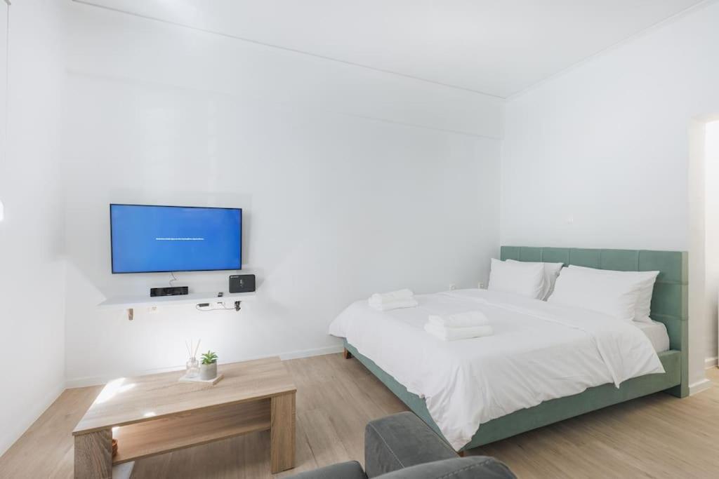 Modern ground floor getaway photo 2